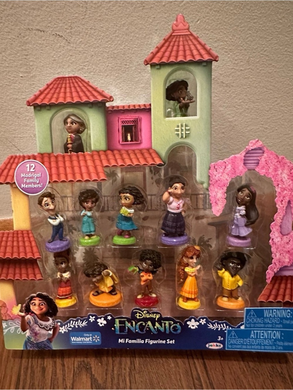 Disney Encanto Mi Familia Figurine Set - Pink & Green